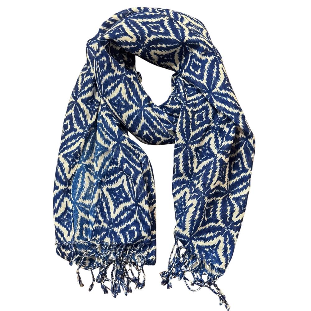 Women’s Royal blue and white diamond pattern, light and thin scarf with fringe